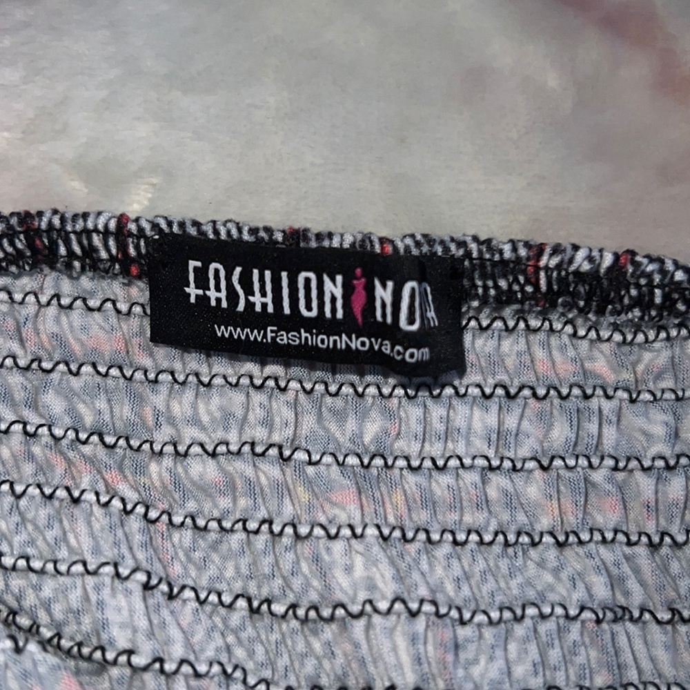Halter top - Picture 3 of 3